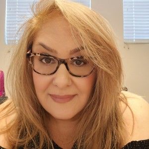 Meet your Posher, Helene